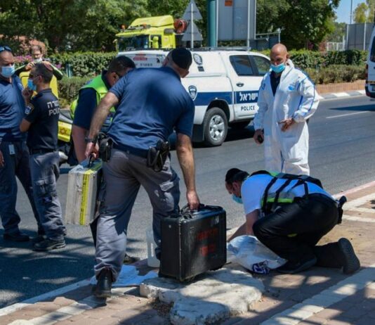 Hombre israelí muere en ataque a puñaladas en Petah Tikva