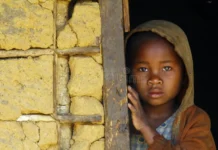 ESPERANDO ALGO MEJOR