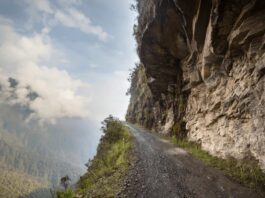 HAY CAMINOS QUE PARECEN BUENOS
