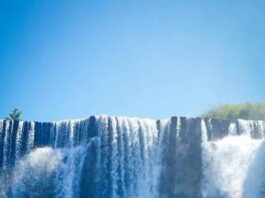 COMO ESTRUENDO DE MUCHAS AGUAS